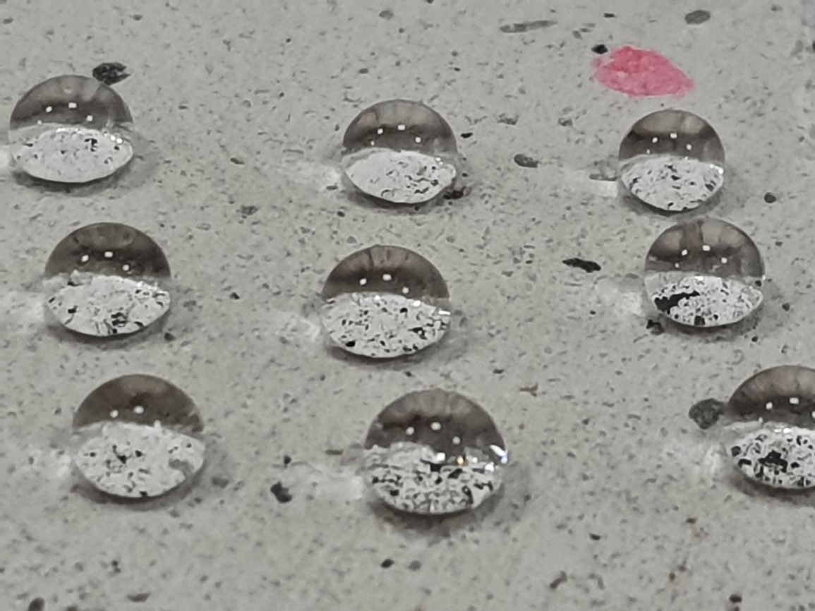 Immagine che contiene bolla, goccia, Bolla, acqua

Descrizione generata automaticamente